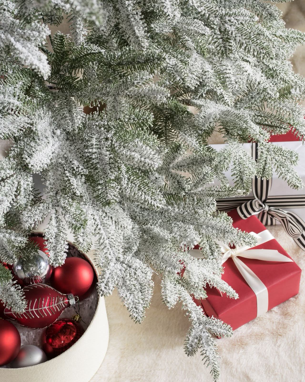 Árvore de Natal Nevada com Galhos Nevados DVT19