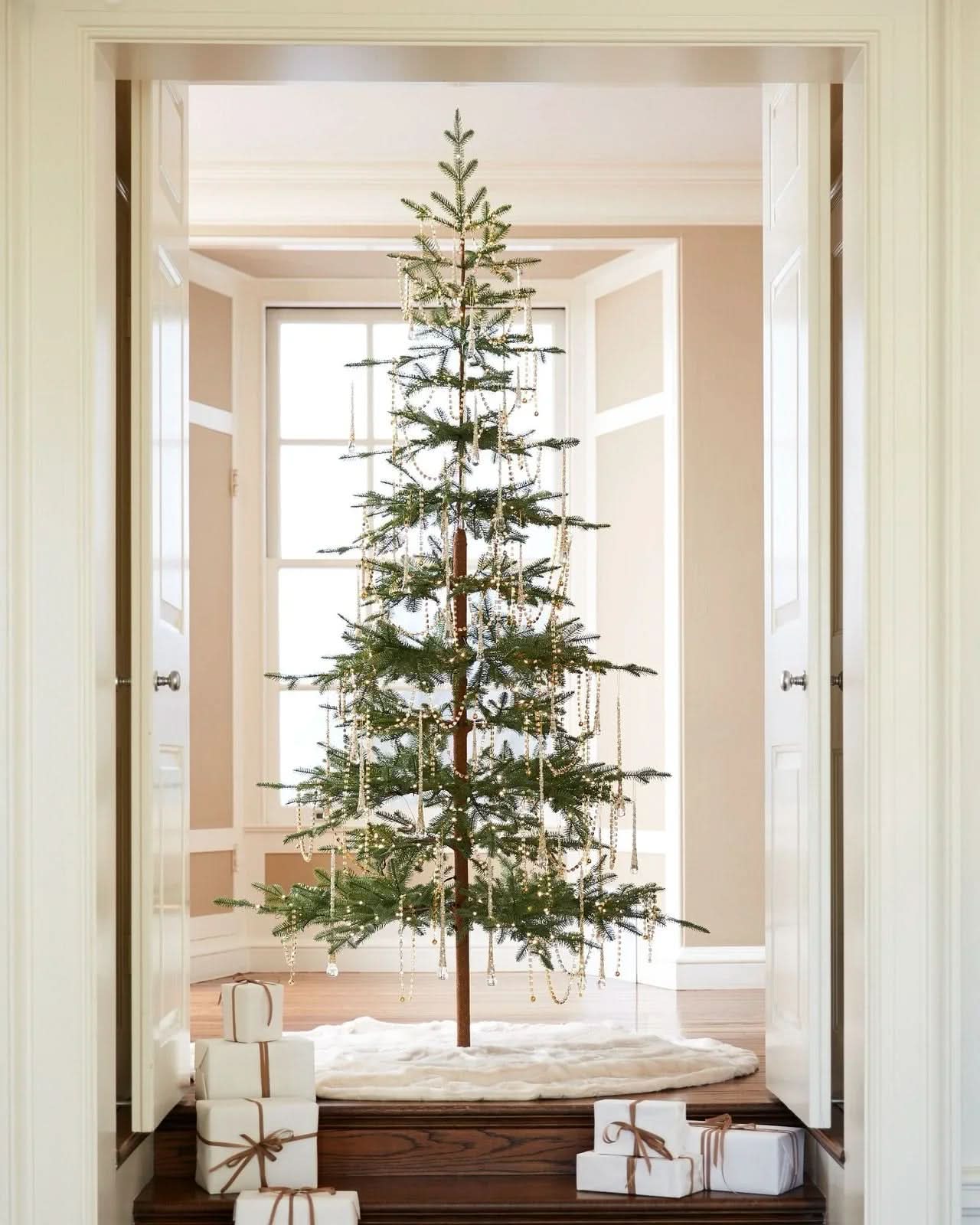 Árvore de Natal Slim Alpine com Galhos Articulados e Micro LEDs Embutidos DVT21